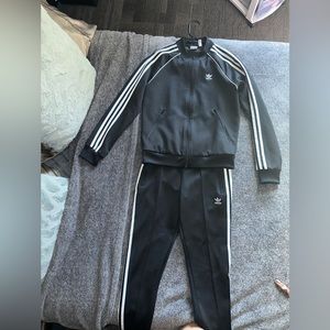 Adidas jogger set